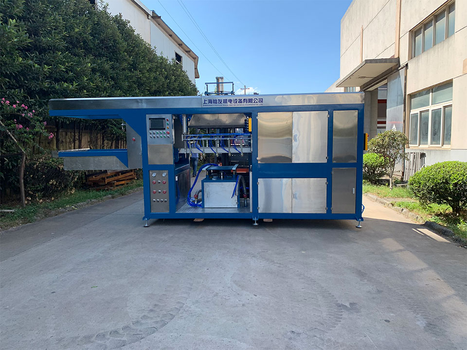 自動(dòng)真空熱成型機(jī)